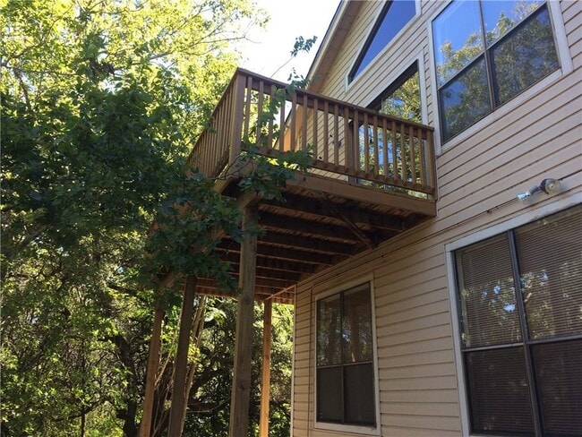 Building Photo - 7107 Silver Dale Dr