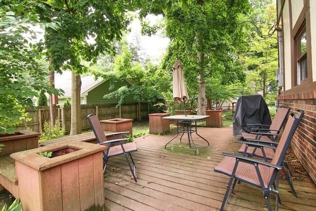 Building Photo - Furnished Home Blocks from Butler University!