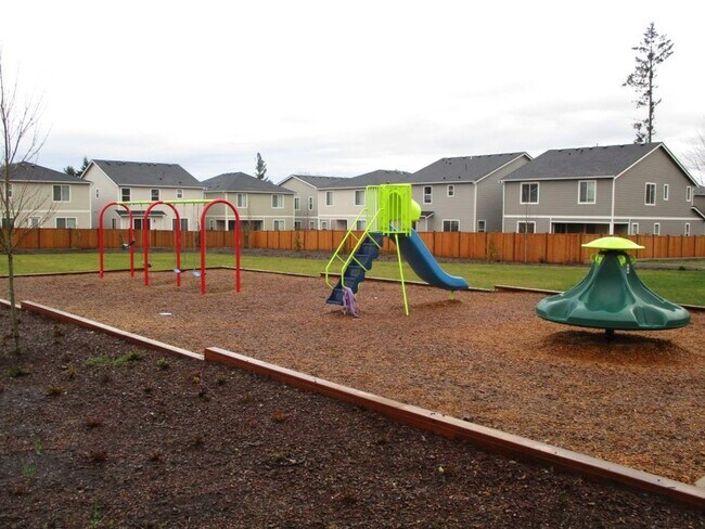 Building Photo - 3 Bedroom, 2.5 Bathroom Andasio Villiage H...
