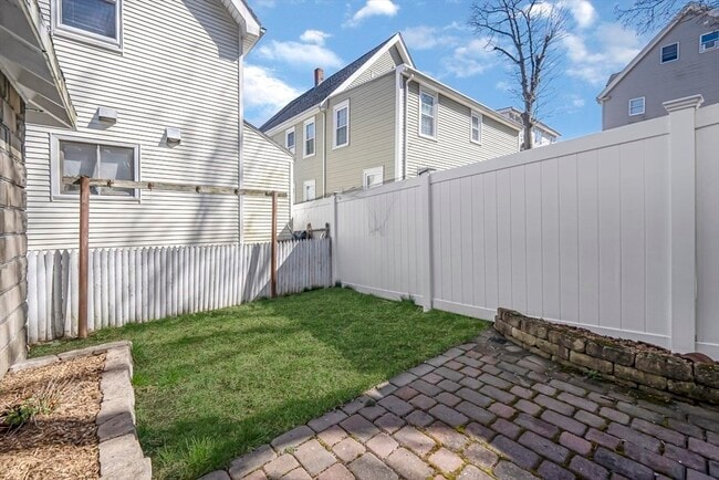 Building Photo - 16 Oak Grove Terrace