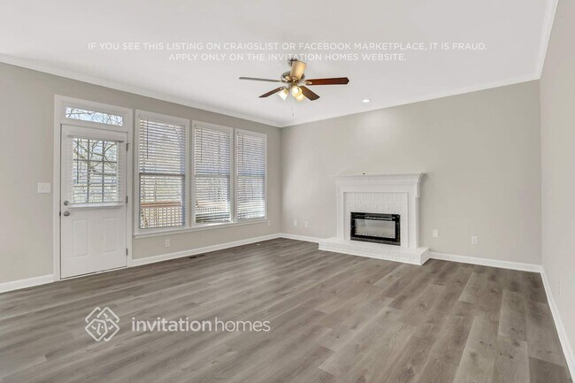 Building Photo - 4894 Day Lily Way