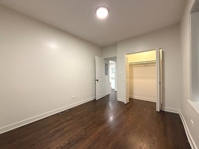 Building Photo - 1218 Maple Ave