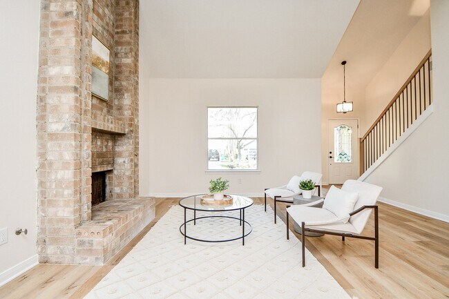 Building Photo - 21 Edgewood Forest Ct