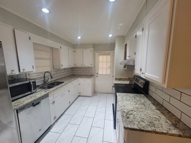 Building Photo - 2614 Glenn Hills Dr