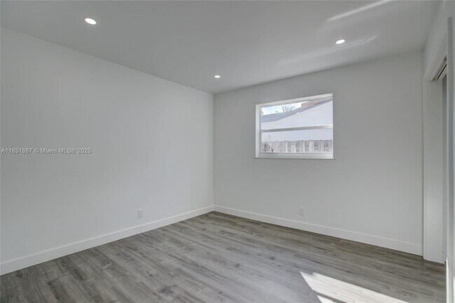 Building Photo - 1801 N 54th Ave