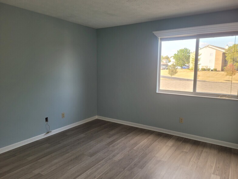 Building Photo - 8919 Eagleview Dr