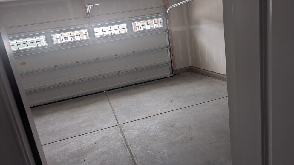 Building Photo - 1011 Constellation Cir