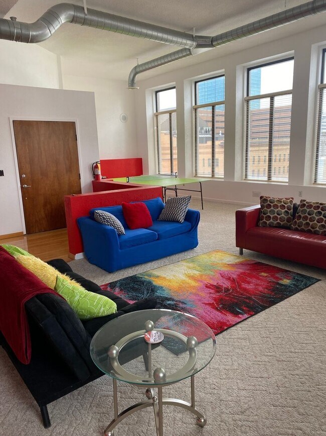 Building Photo - 335 N Superior St