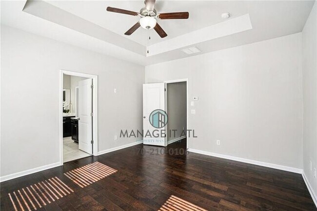 Building Photo - Move-in-ready 3 bedroom townhome in Duluth