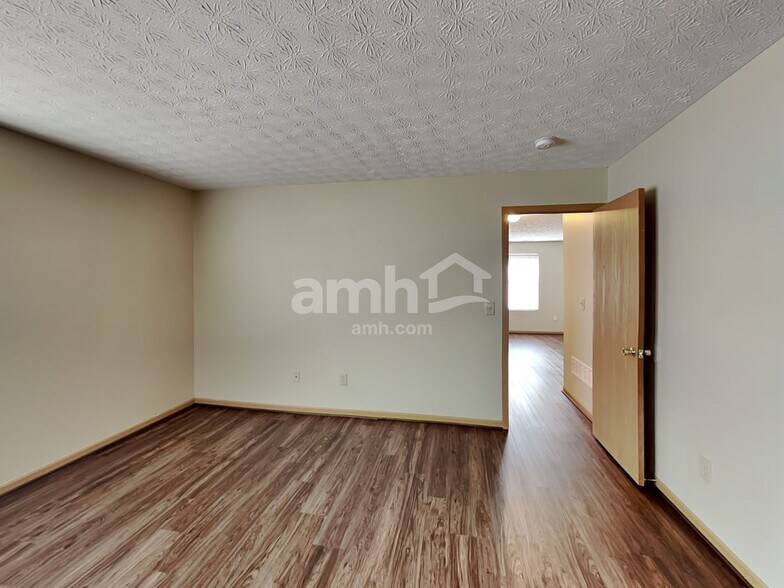 Building Photo - 7468 Hemrich Dr