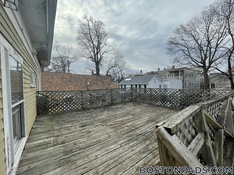 Building Photo - 183 Prospect St