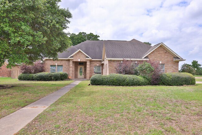 Building Photo - 105 Lawrence Marshall Dr