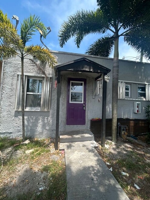 Building Photo - 25 SW 10th St