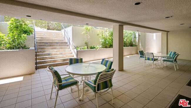 Building Photo - 575 S Barrington Ave