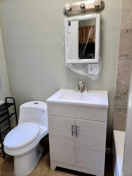 Bathroom - 1617 N 18th St