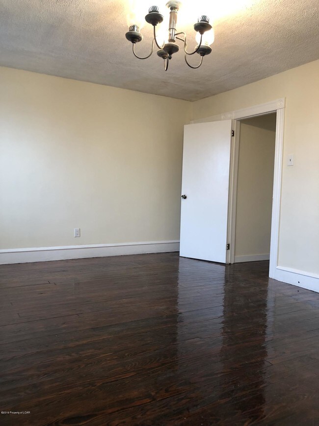 Building Photo - 257 Kidder St