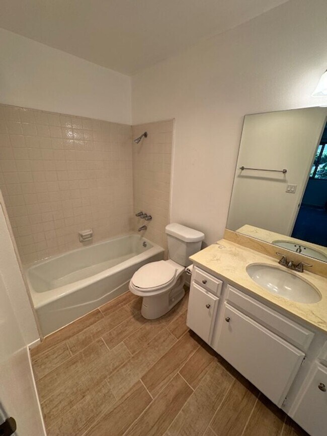 Building Photo - Newly Renovated 4 Bedroom 3 Bath Home with...