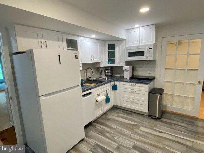Building Photo - 14480 Woodstar Ct