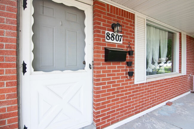Building Photo - 8807 Tavistock Dr