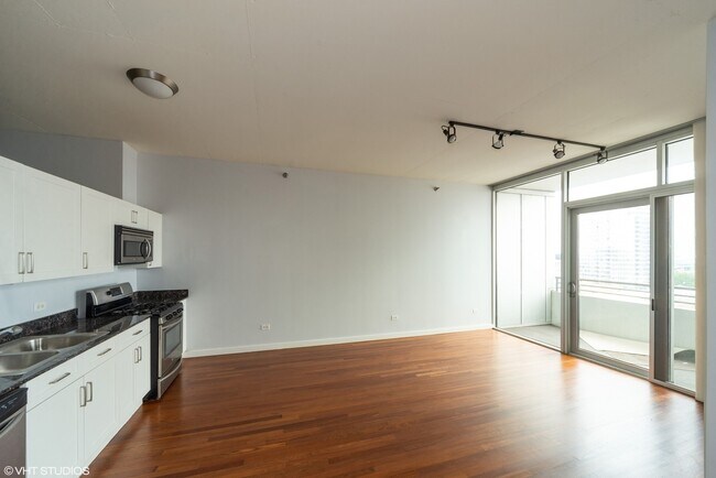 Building Photo - 1720 S Michigan Ave