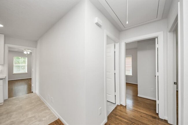 Building Photo - 8705 Dunlap St
