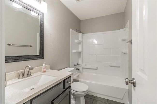 Building Photo - 1245 S Camellia Ln