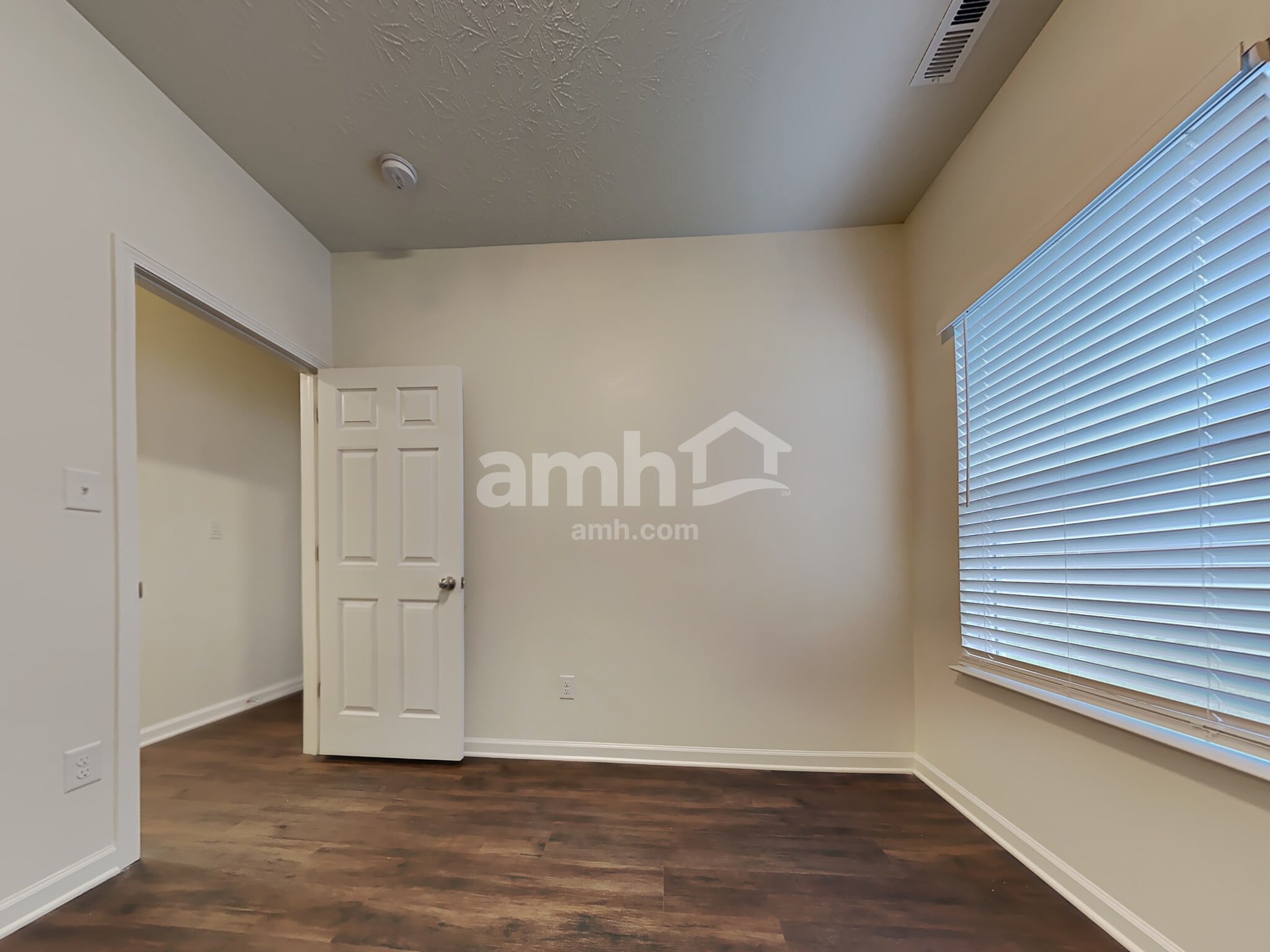 Building Photo - 1268 W Crystal Dr