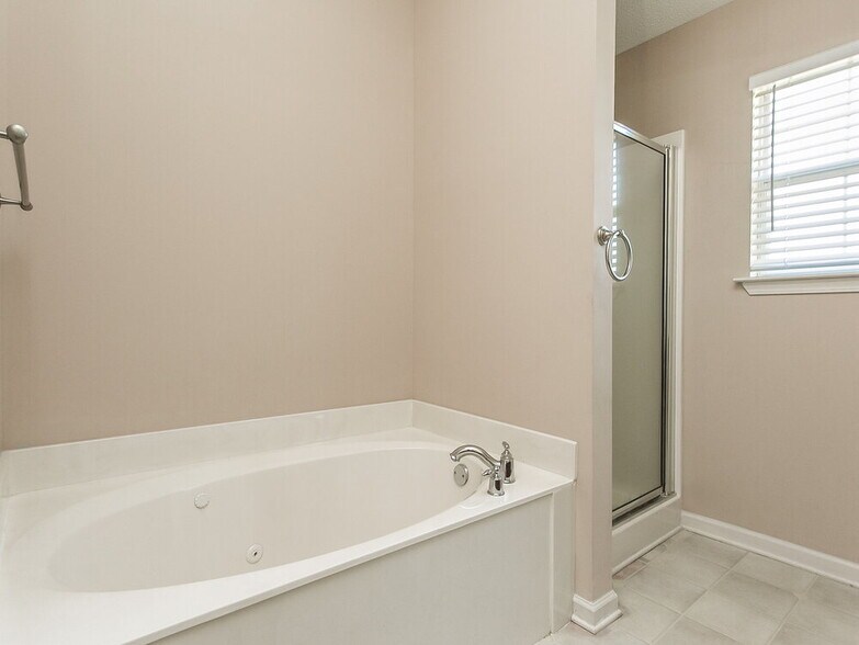 Building Photo - 8181 Martin Dr