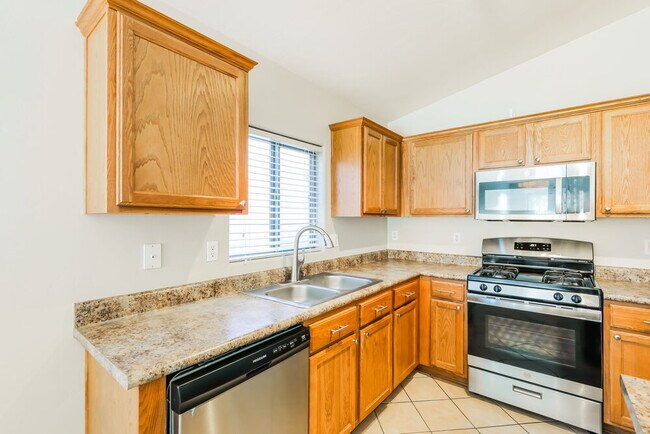 Building Photo - 6737 W Greenland Ct