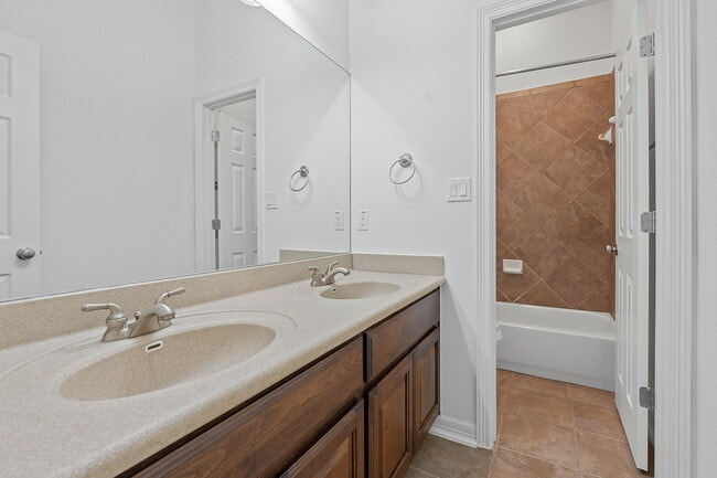 Building Photo - 13271 Mesa Verde Dr