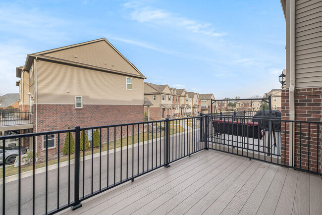 Building Photo - 329 Glenhurst Blvd