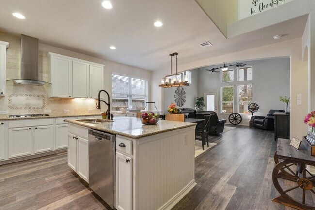Building Photo - 2915 Bluffstone Dr