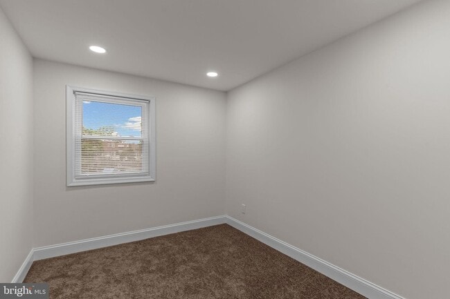 Building Photo - 12400 Medford Rd