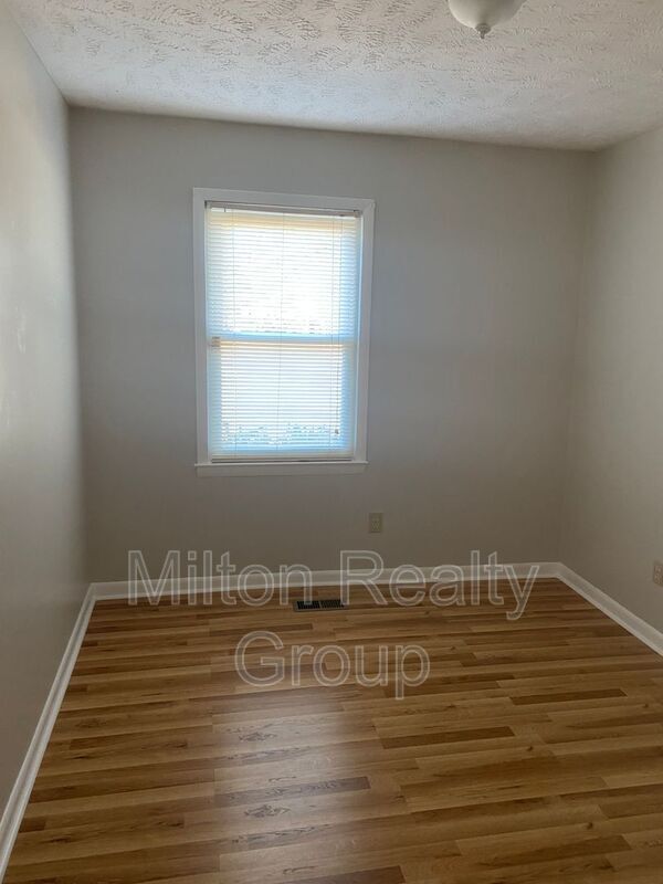 Building Photo - 54 Rolling Springs Dr