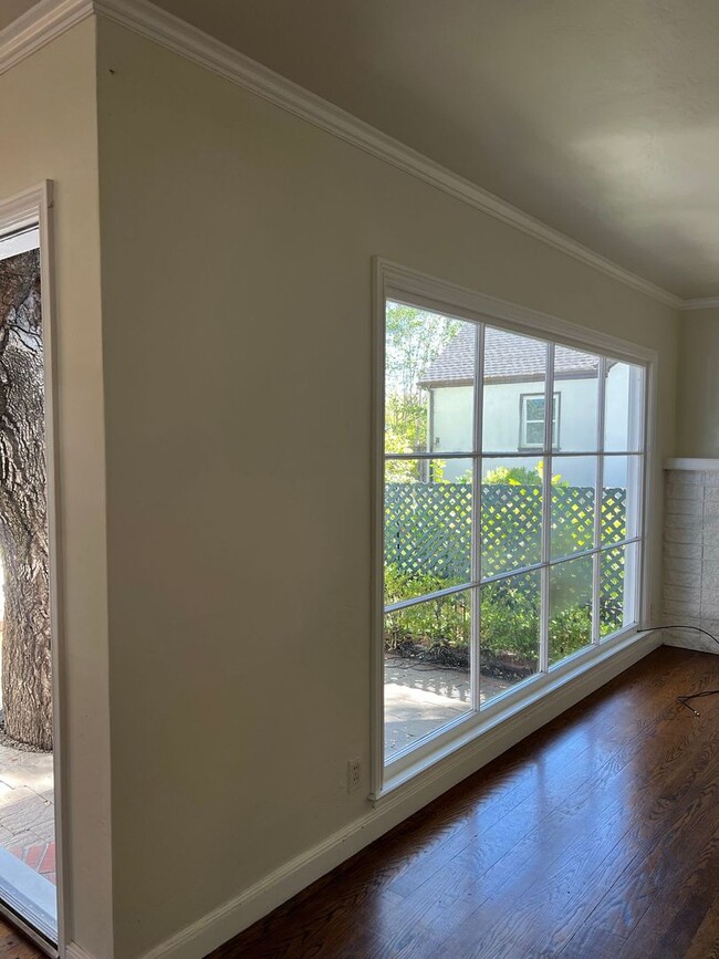 Building Photo - Beautiful Home in Burlingame!!