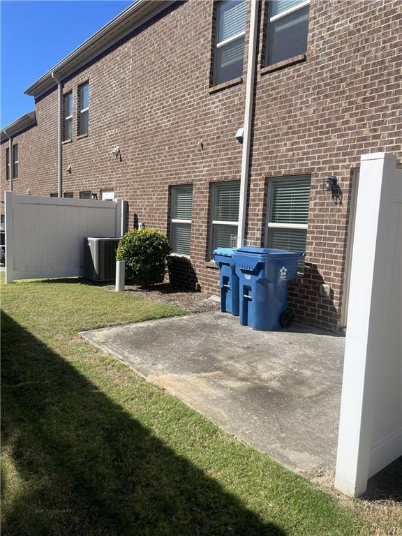 Building Photo - 1418 Haynescrest Ct