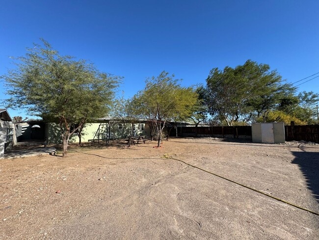 Building Photo - Spacious and Affordable Needles Ca home