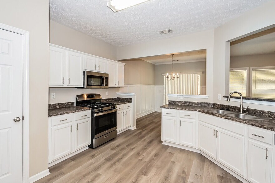 Building Photo - 222 Winterbury Dr