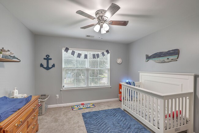 Building Photo - Spacious and updated home in Bluffs at Ash...