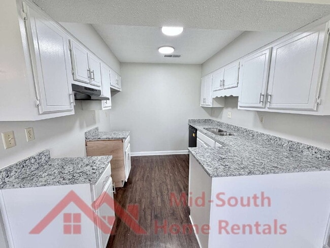 Building Photo - 7328 Hillshire Dr
