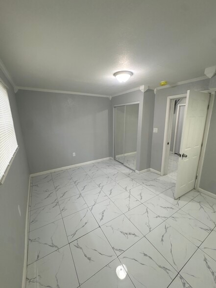 Building Photo - 545 SW 10th St