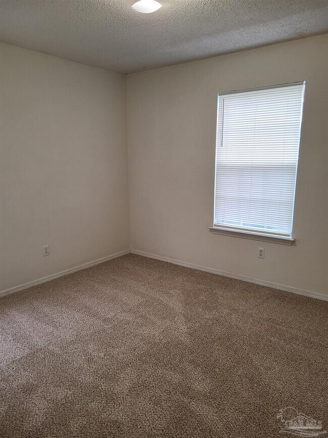 Building Photo - 112 Mirabelle Cir