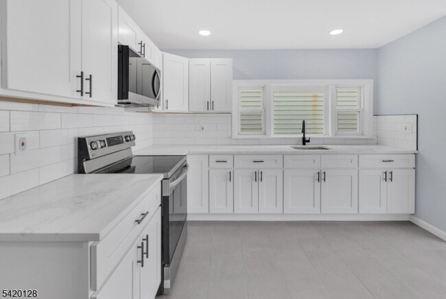 Building Photo - 157 Fairmount Ave