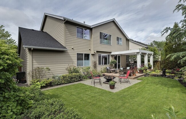 Building Photo - 16723 SW Rogue River Terrace