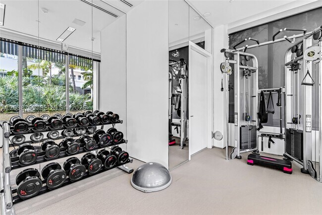 Building Photo - 120 Ocean 700