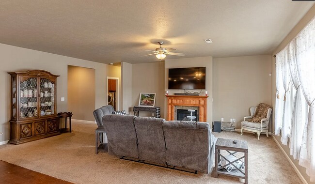 Building Photo - Beautiful Home In Mae Valley
