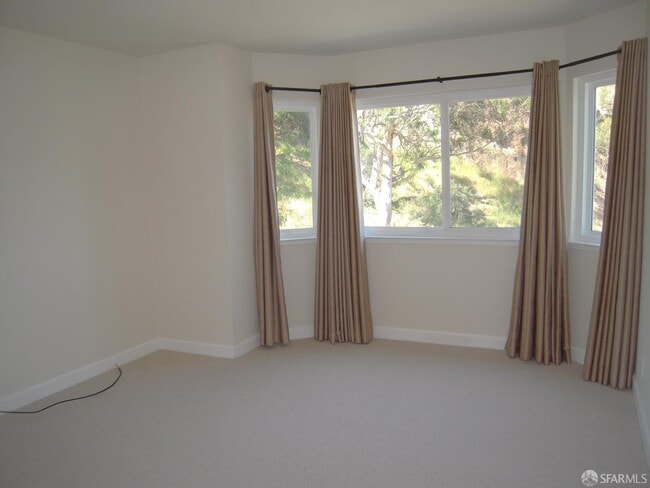 Building Photo - 168 Museum Way