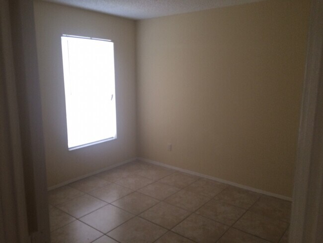 Building Photo - Spacious 4 Bed Pool Home!!!