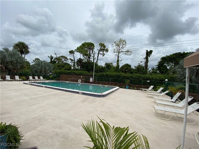 Building Photo - 1667 Park Meadows Dr