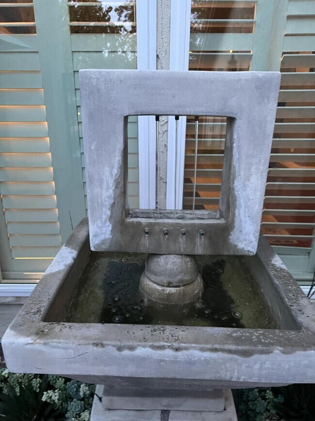 Building Photo - 659 W Terrylynn Pl